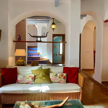 Casa Regina Casco Antiguo By Delucaco